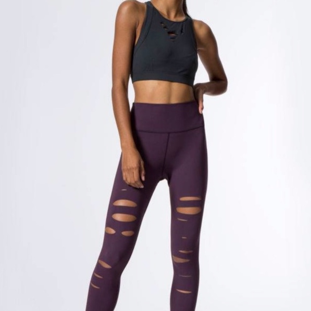 New Alo Yoga BLK Ripped Warrior Sports Bra TANK TOP - Picture 10 of 11